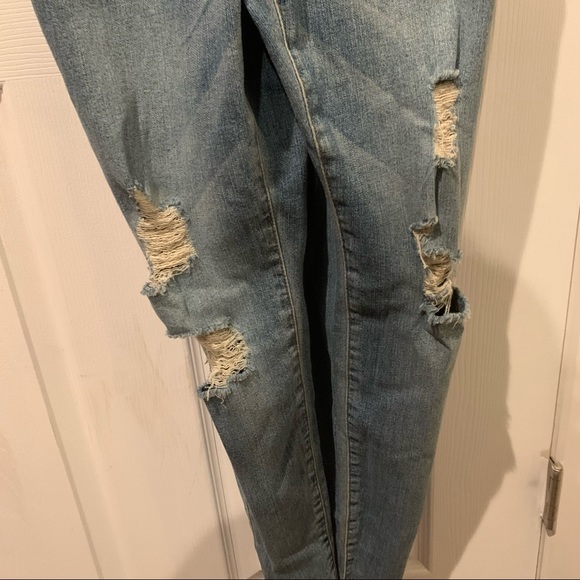 NWT Womens Maternity Jean Overalls with Distressing & Fringe Size 6 - Picture 4 of 12